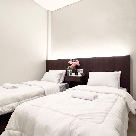 Sleep Studio Hotel City Center Sorabaya Extérieur photo